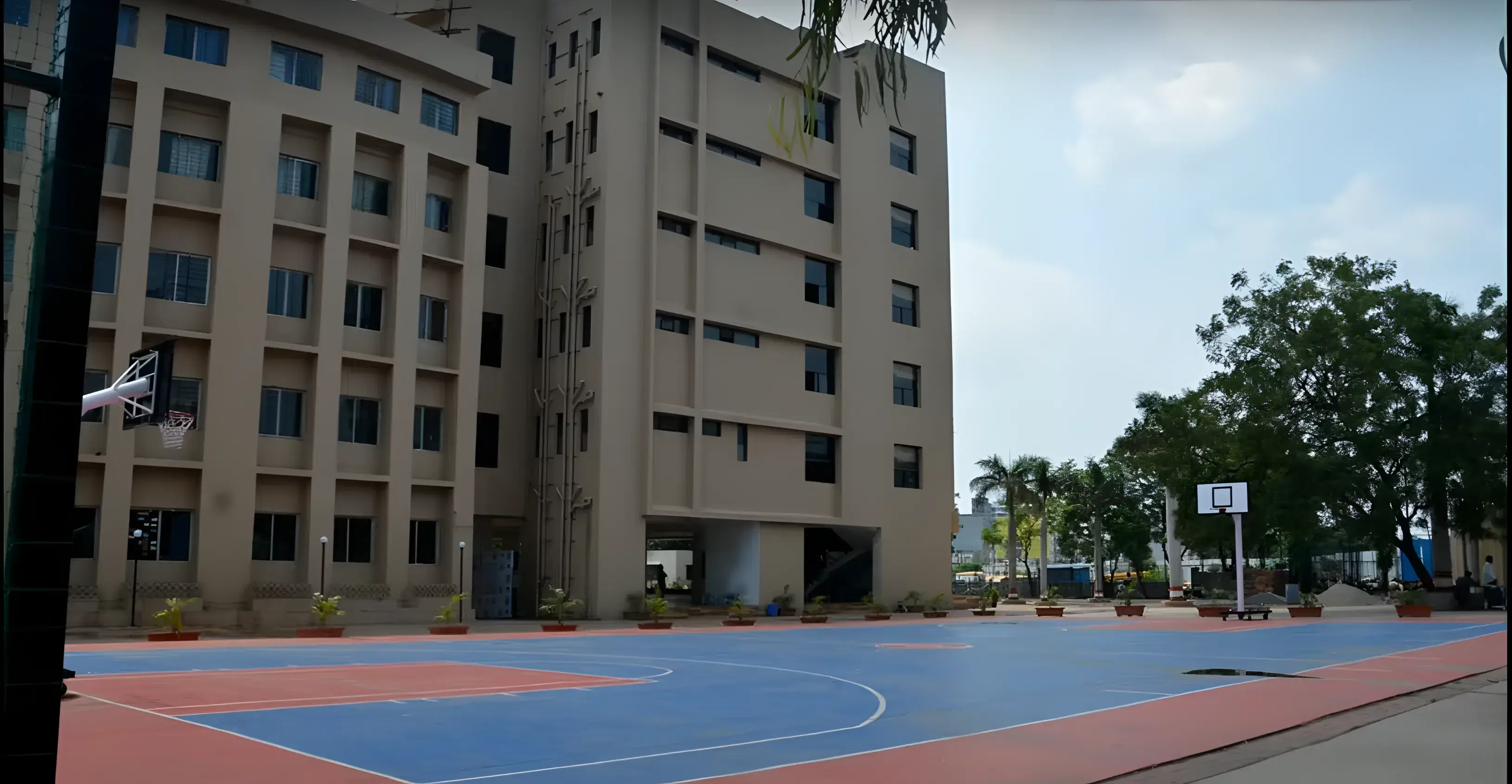 LEXICON Mile Campus photo 2